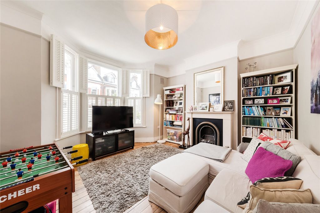 Property photo 1 of 12