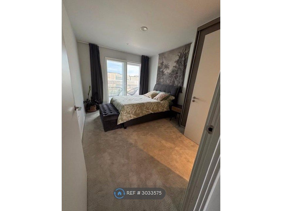 Property photo 2 of 13 Master Bedroom