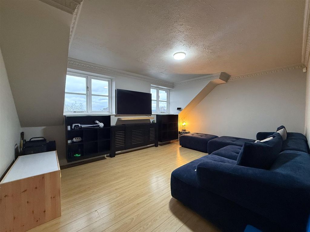 Property photo 3 of 26 20260312_160241381_Ios.Jpg