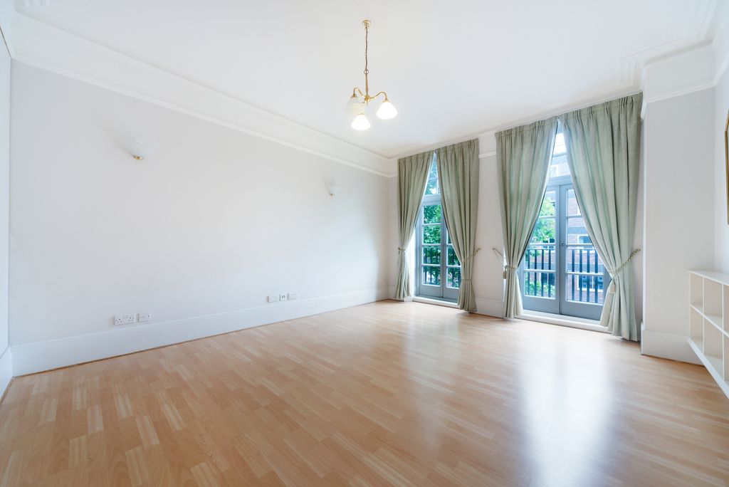 Property photo 2 of 8