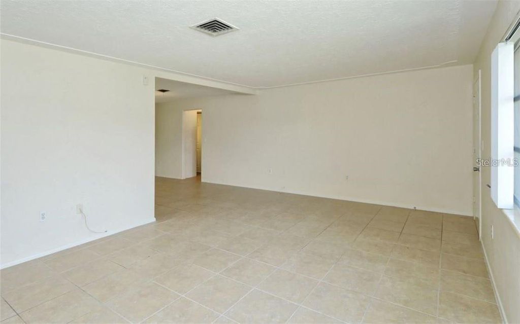 Property photo 3 of 17 <Alttext/>
