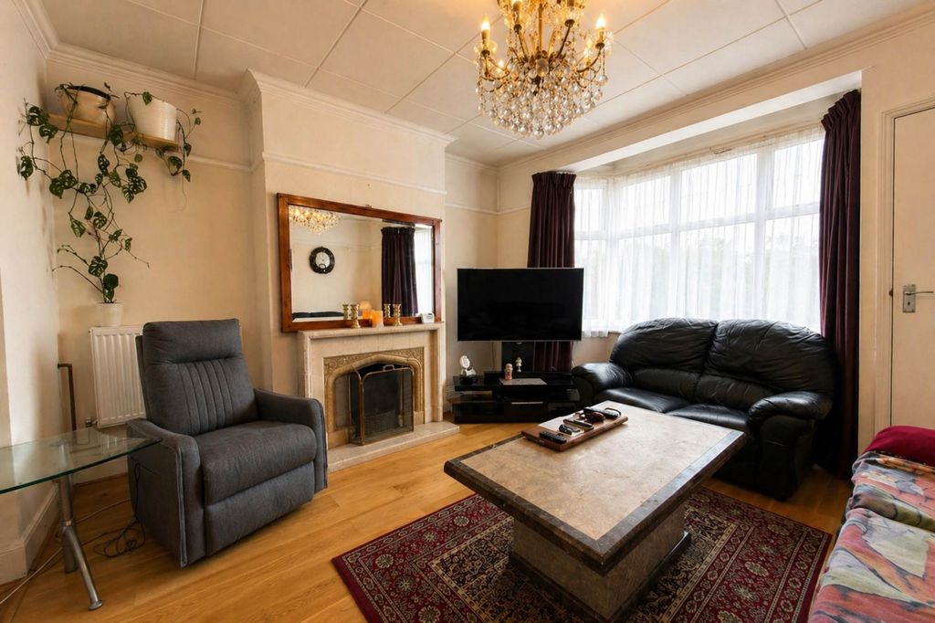 Property photo 3 of 26