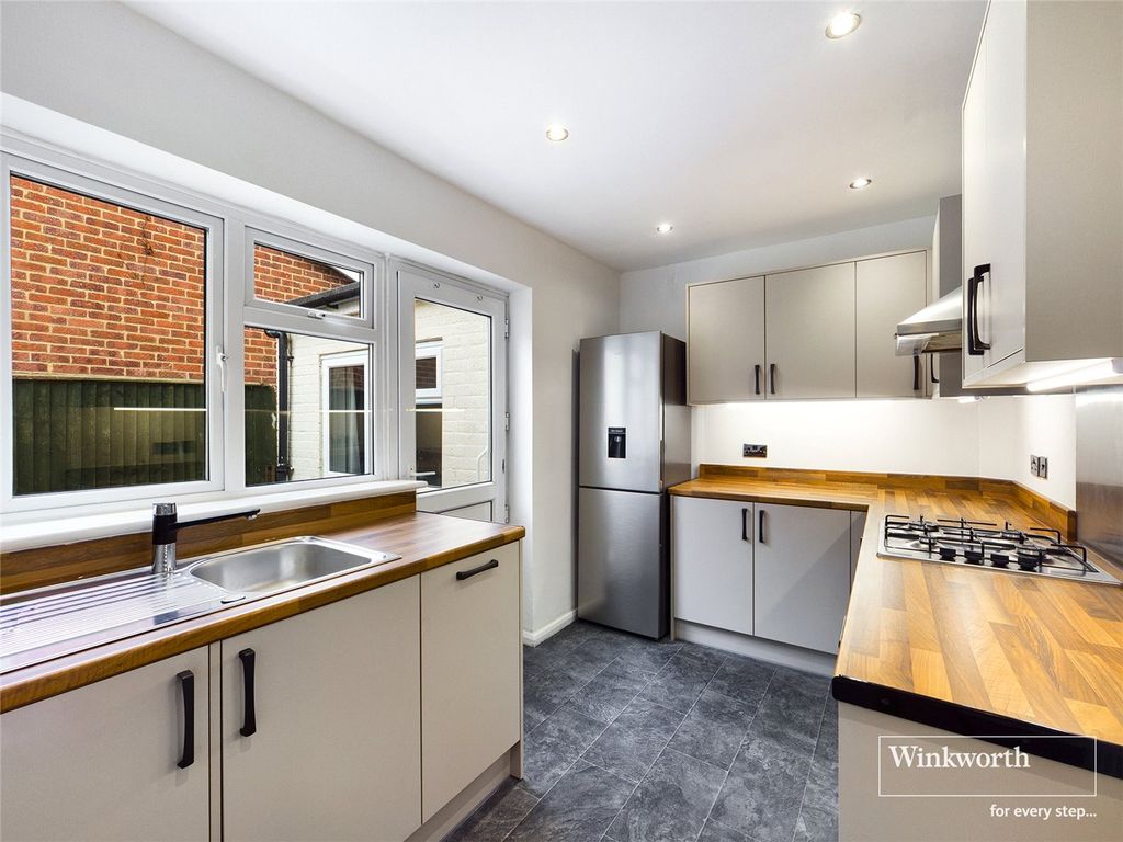 Property photo 2 of 12 Picture No. 10