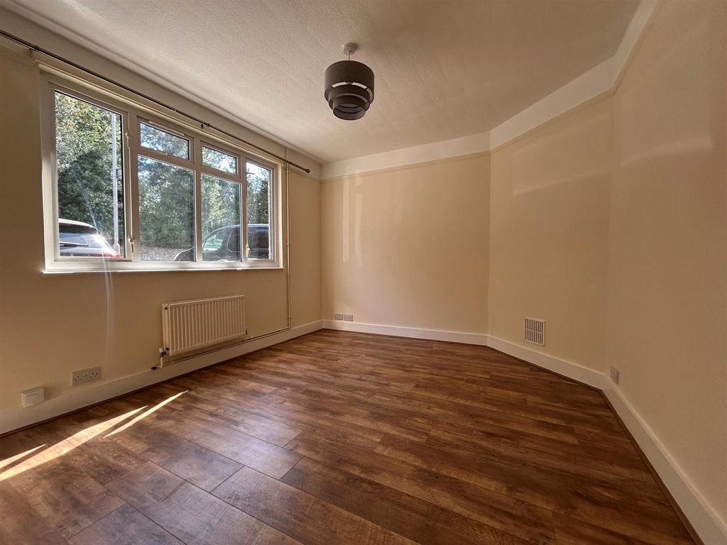 Property photo 3 of 13 5.Jpg