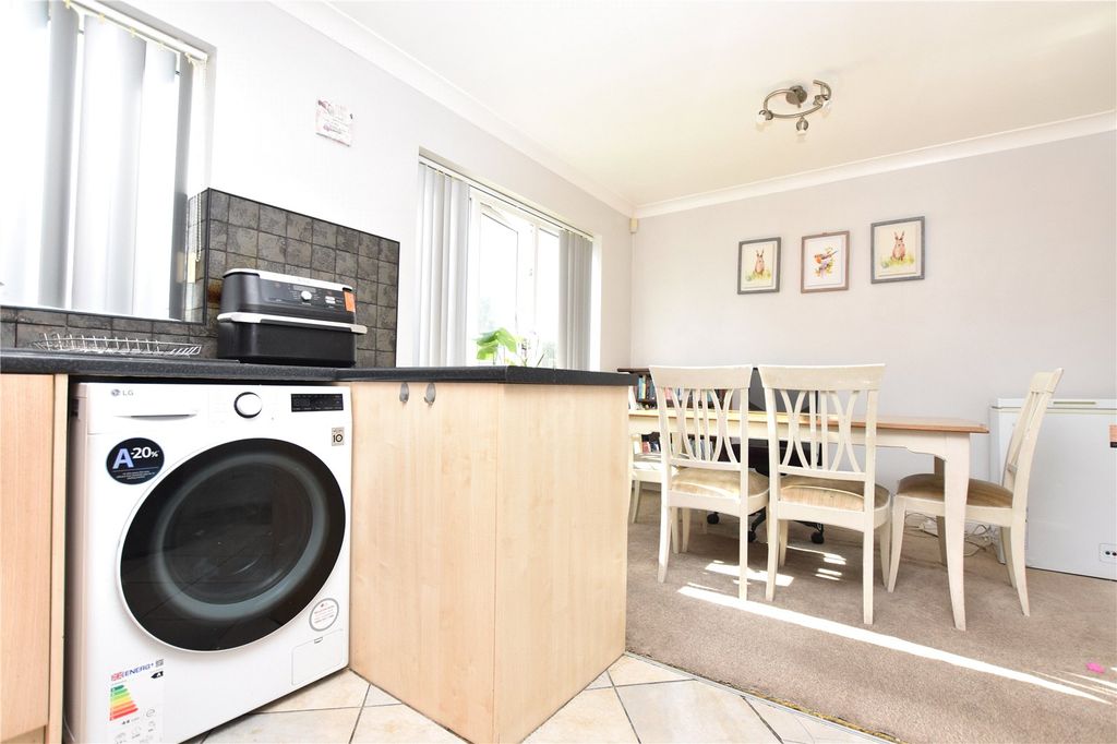 Property photo 3 of 17 Picture No. 12