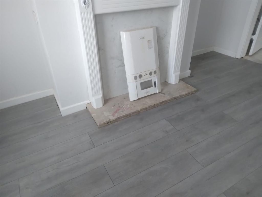 Property photo 2 of 13 6Acbc99A-3701-4Aad-Bf1d-479B34Ca48E4.Jpg