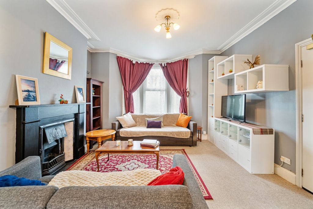 Property photo 2 of 16