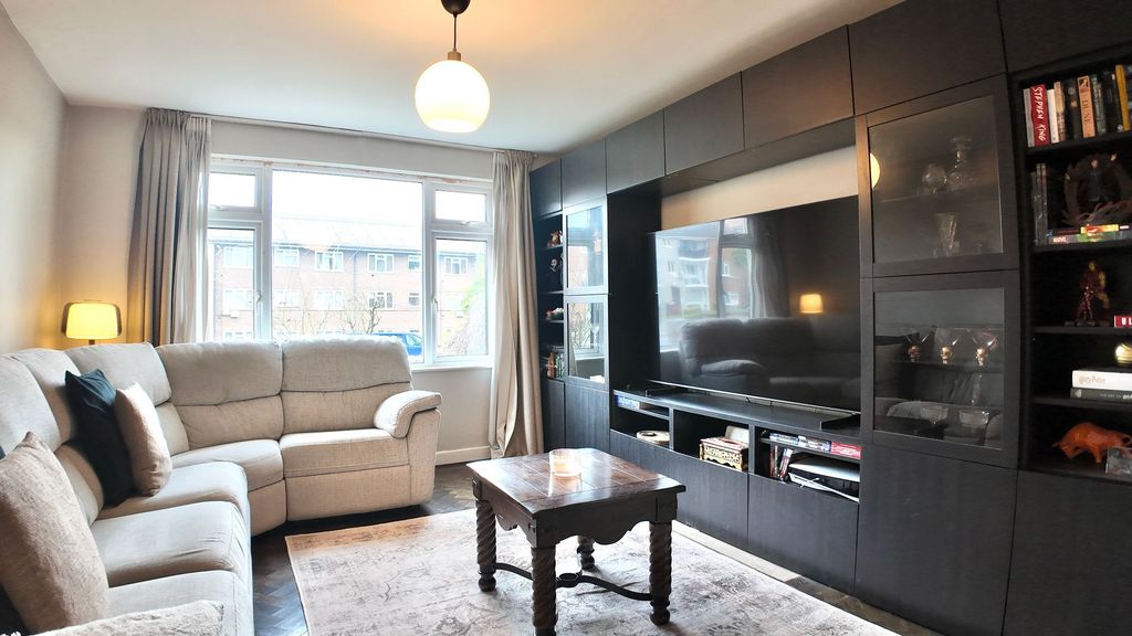 Property photo 2 of 31