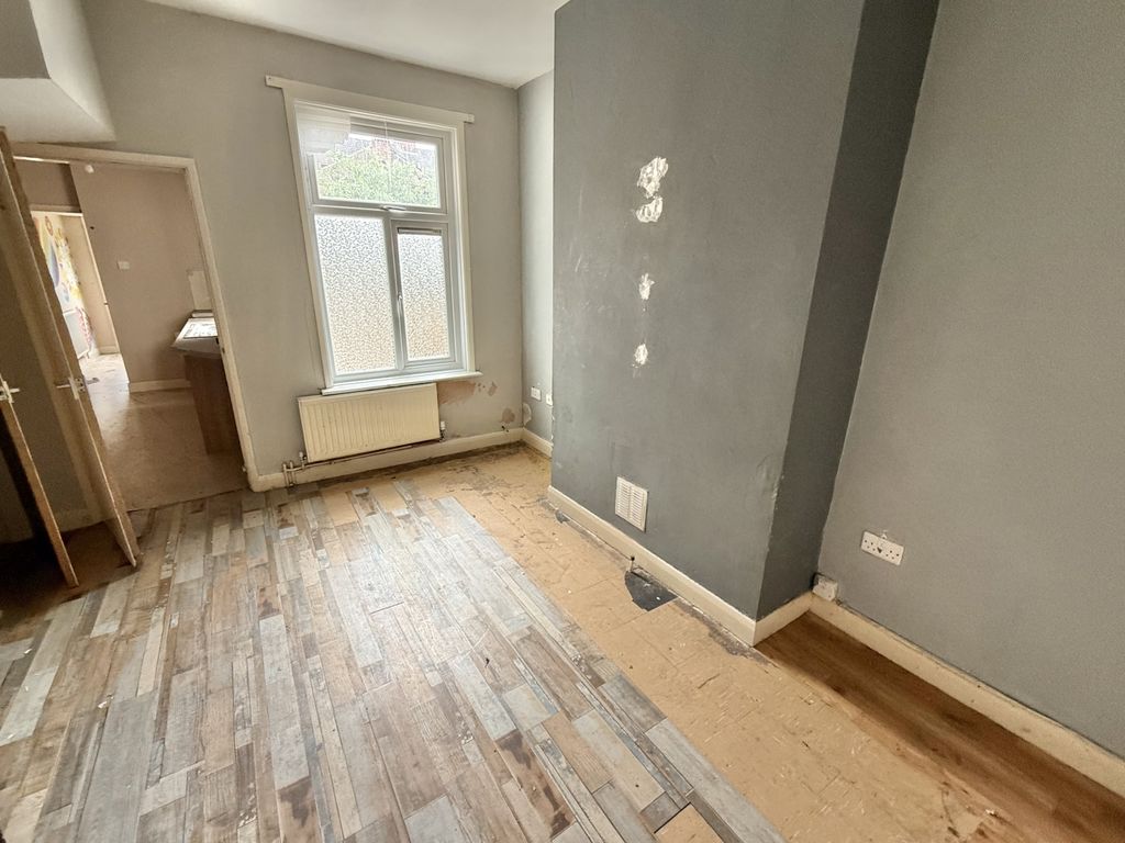 Property photo 3 of 9 Img_0749