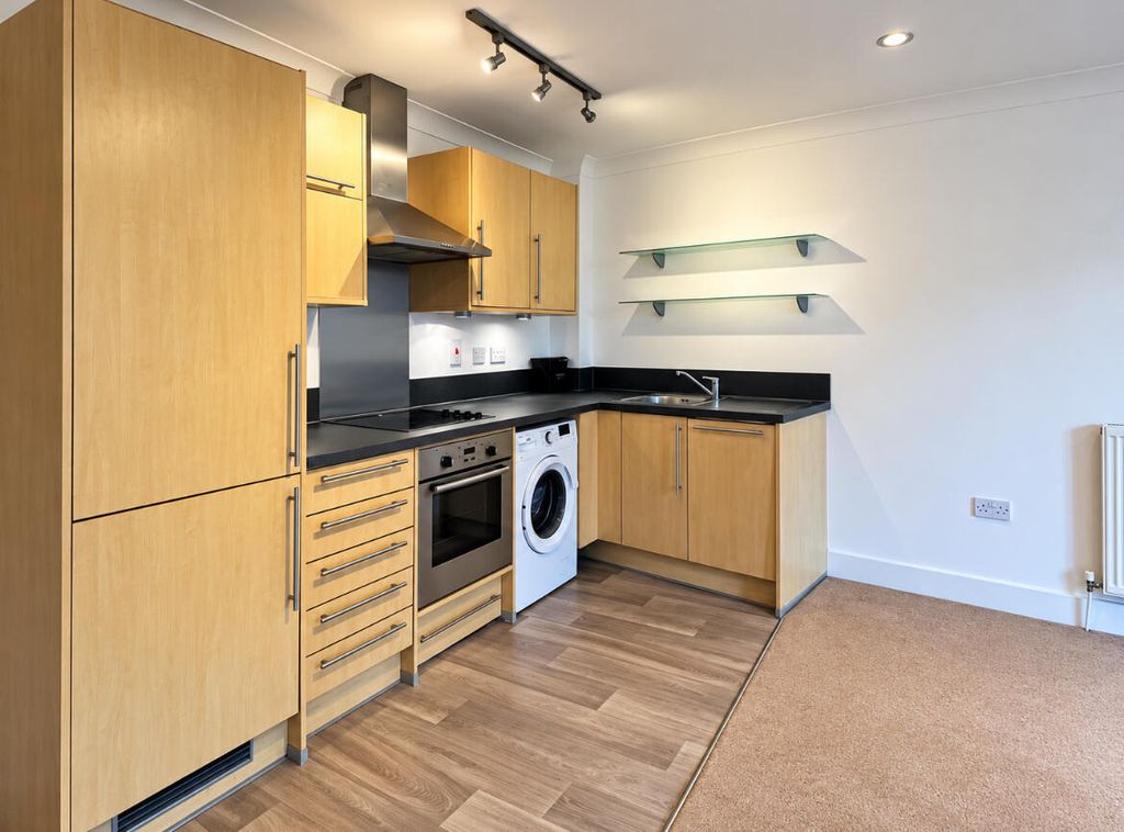 Property photo 3 of 7 Kitchen