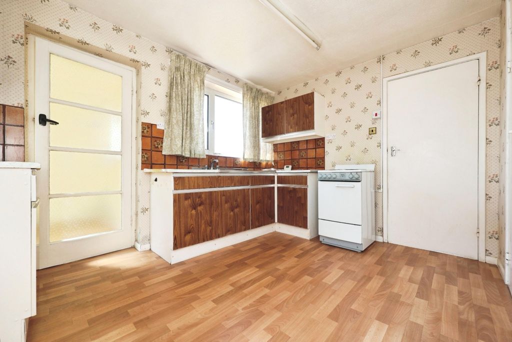 Property photo 2 of 12 5385151