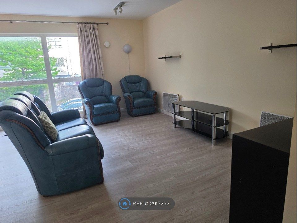 Property photo 3 of 14 Lounge