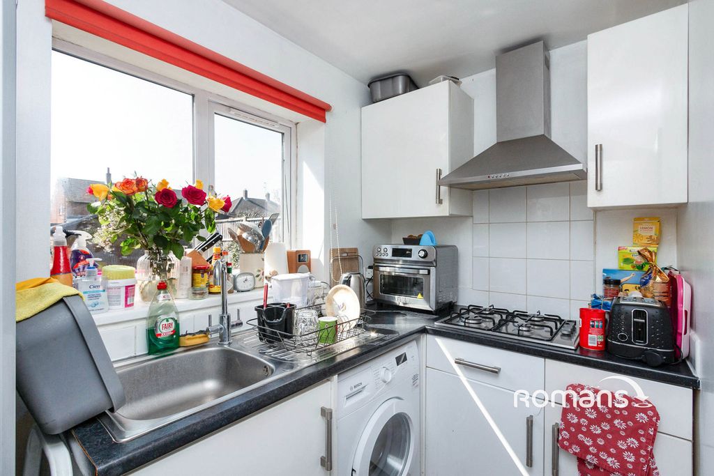 Property photo 2 of 9 Photo