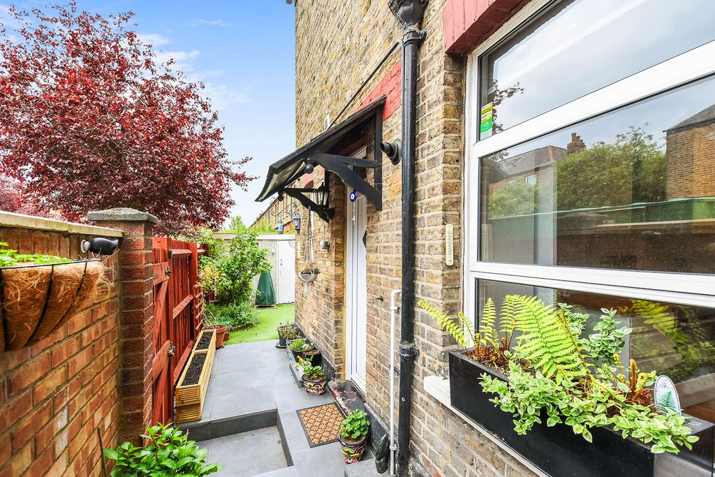 Property photo 2 of 9