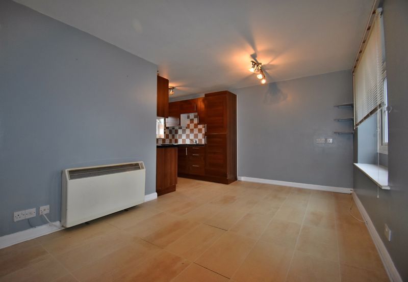 Property photo 1 of 10 Photo 8