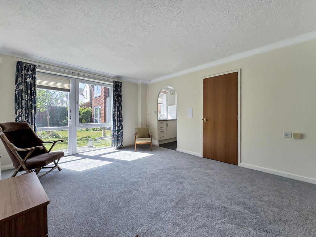 Property photo 2 of 13