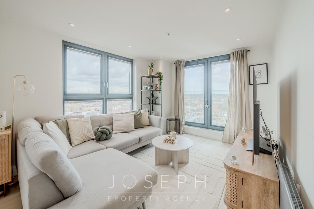 Property photo 3 of 19