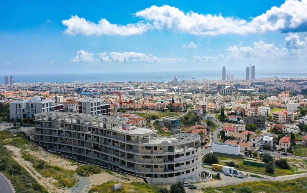 Property photo 2 of 30