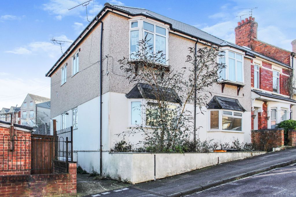 Property photo 1 of 8