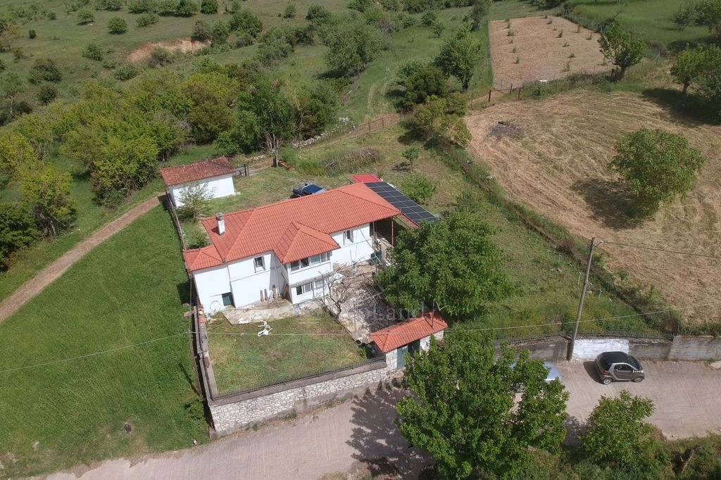 Property photo 2 of 11