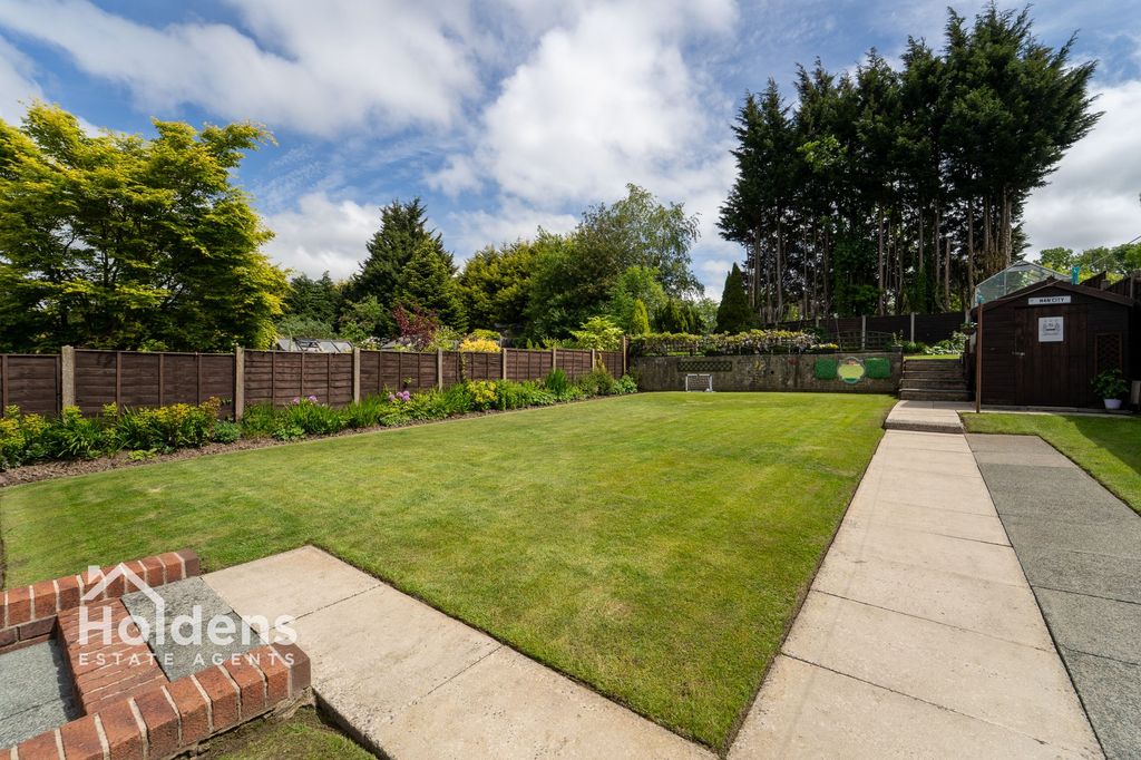 Property photo 2 of 32