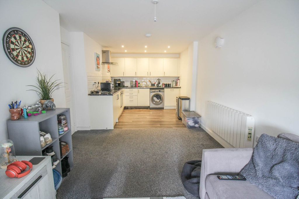 Property photo 3 of 7