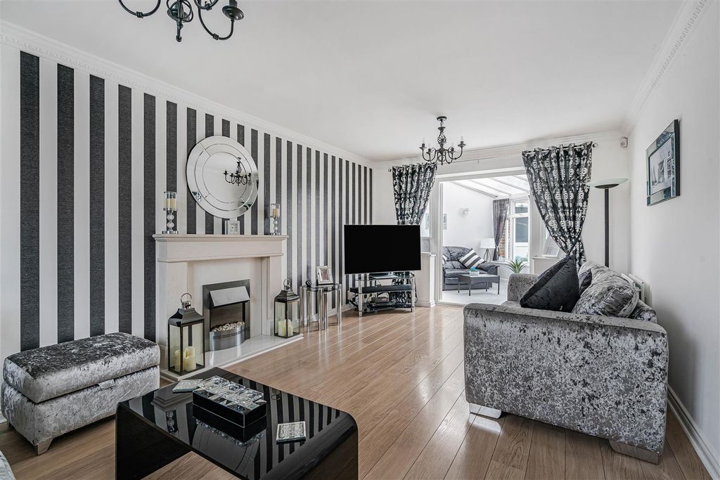 Property photo 3 of 22