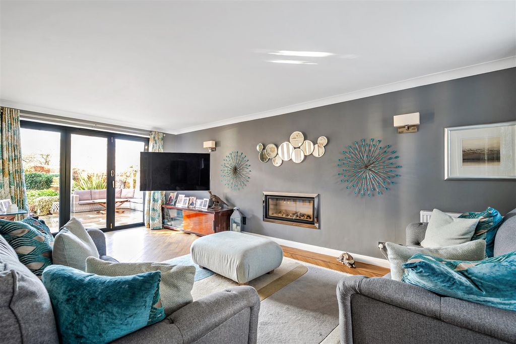 Property photo 3 of 32 1407626-6-6983A454960Df.Jpg