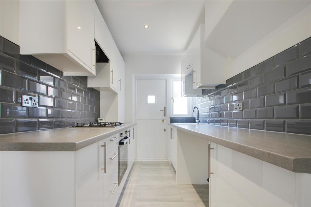 Property photo 2 of 12 Kitchen