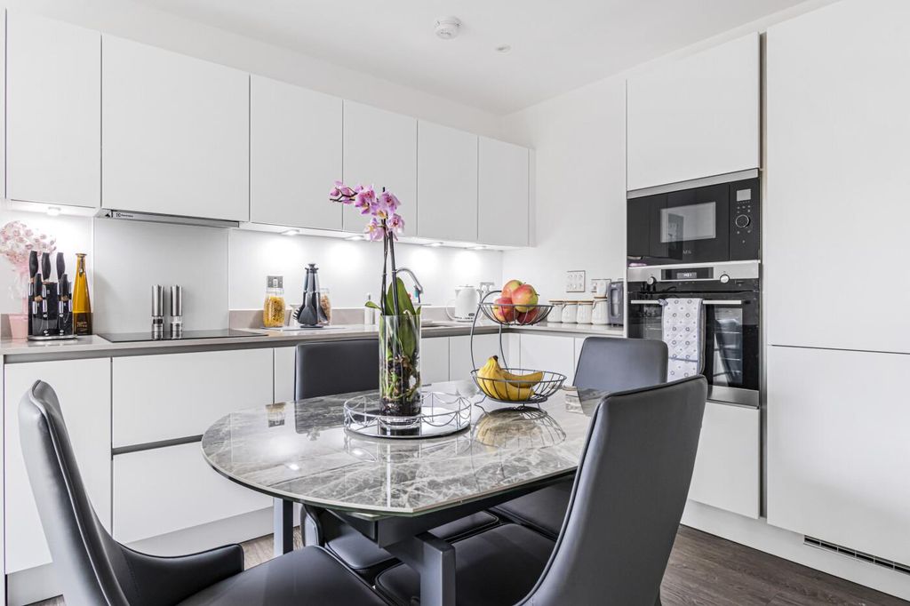 Property photo 3 of 11 Kitchen Area