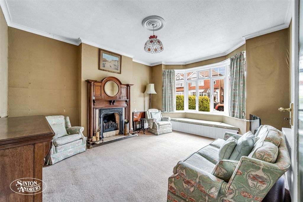 Property photo 3 of 15 11, Lavington Road-11.Jpg