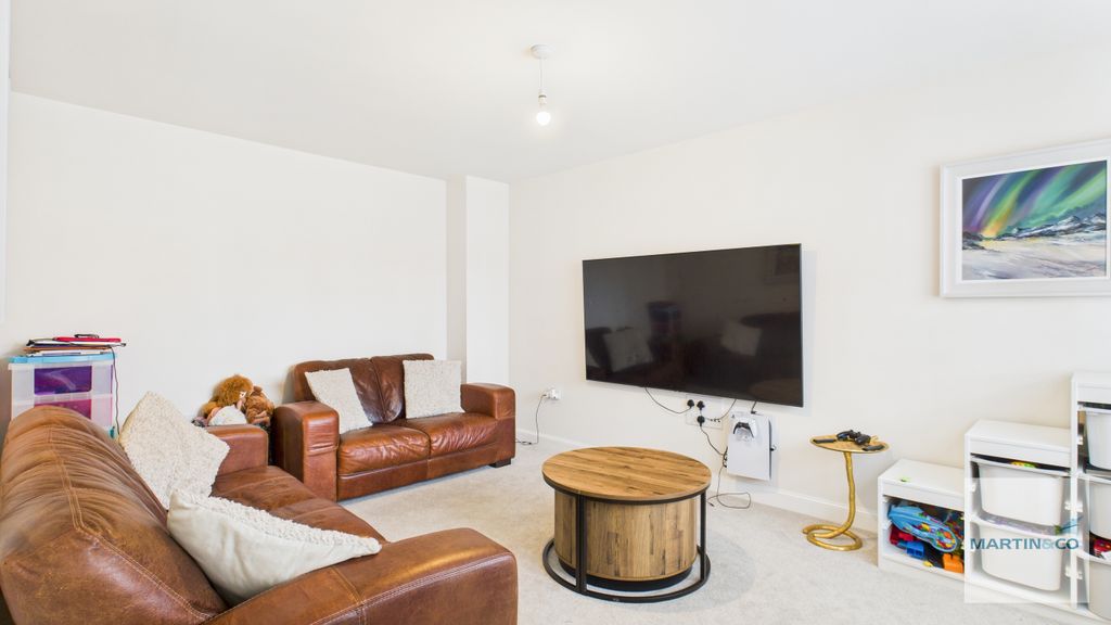 Property photo 1 of 18 Cam03663G0-Pr0201-Still002