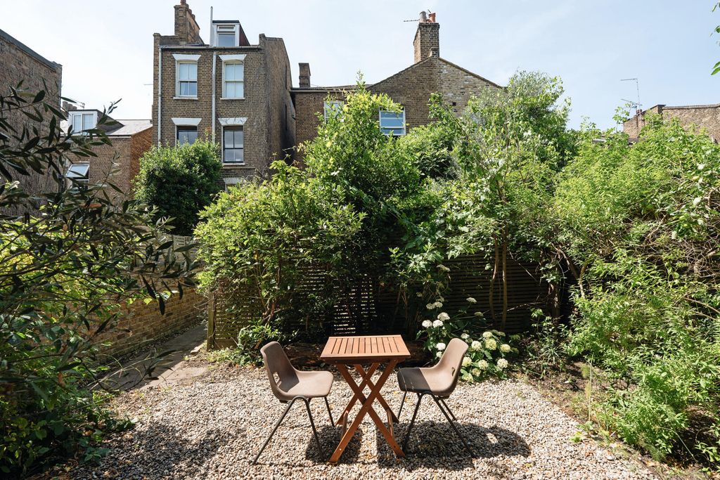 Property photo 2 of 23 A0O6700000Kg3Hveak_N70_Highres.Jpg