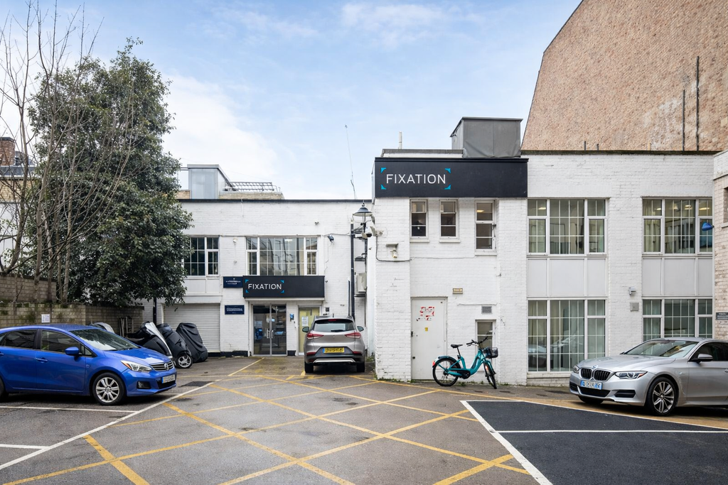 Property photo 1 of 8