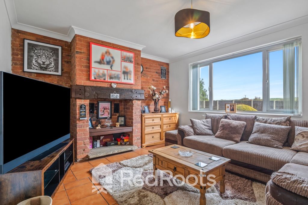 Property photo 3 of 27 4556493