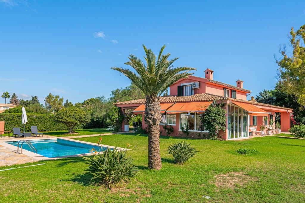 Property photo 3 of 20 Exterior (1)