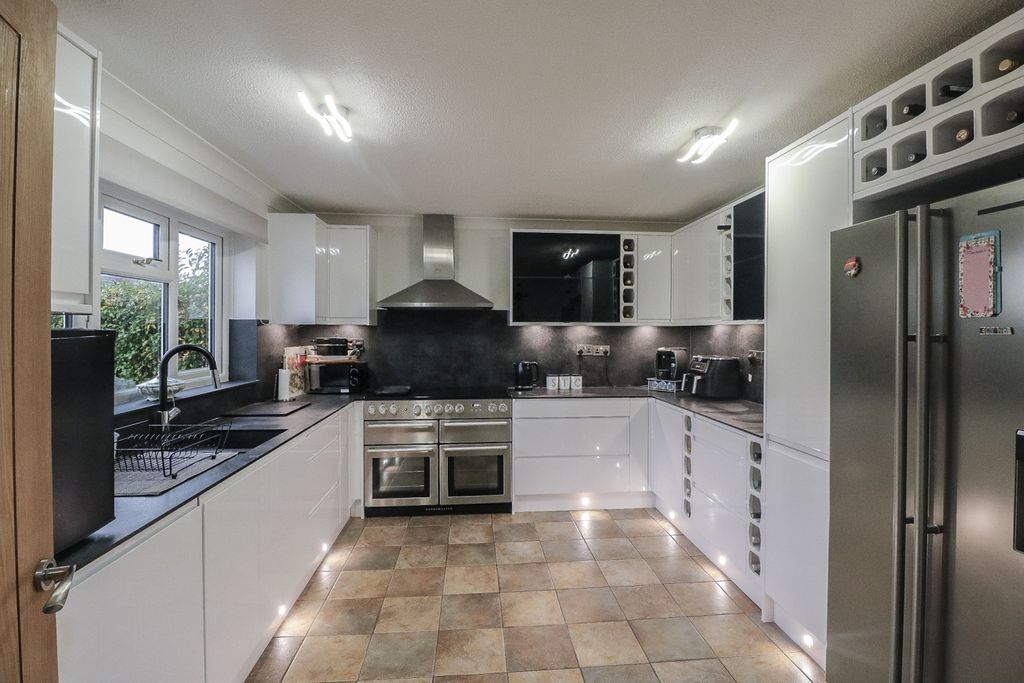 Property photo 2 of 16 7-Img_0665