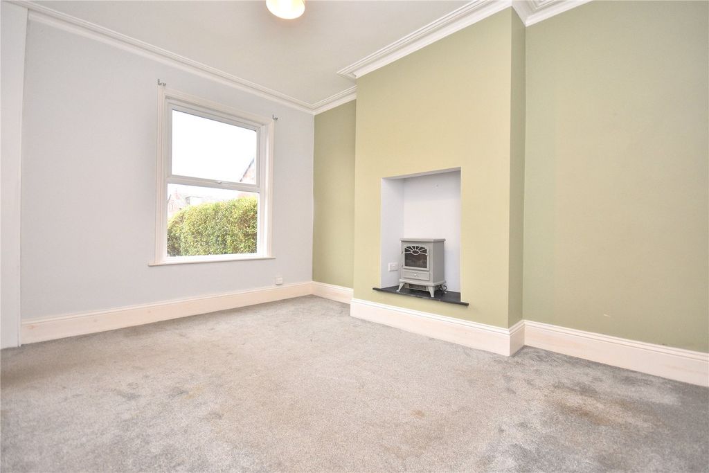 Property photo 2 of 12 Picture No. 19