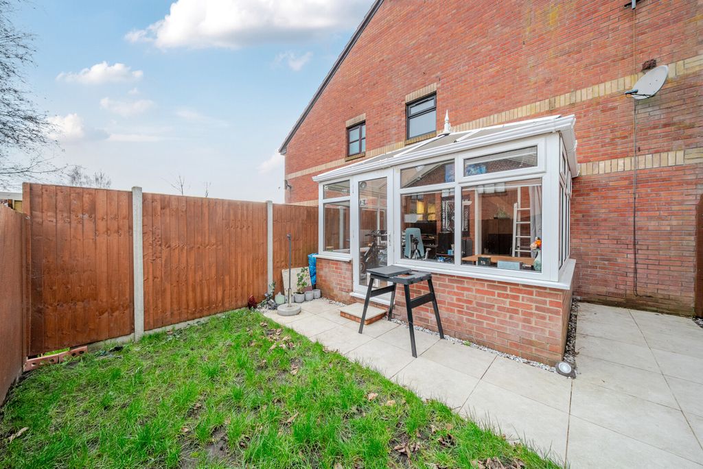 Property photo 2 of 13 Garden