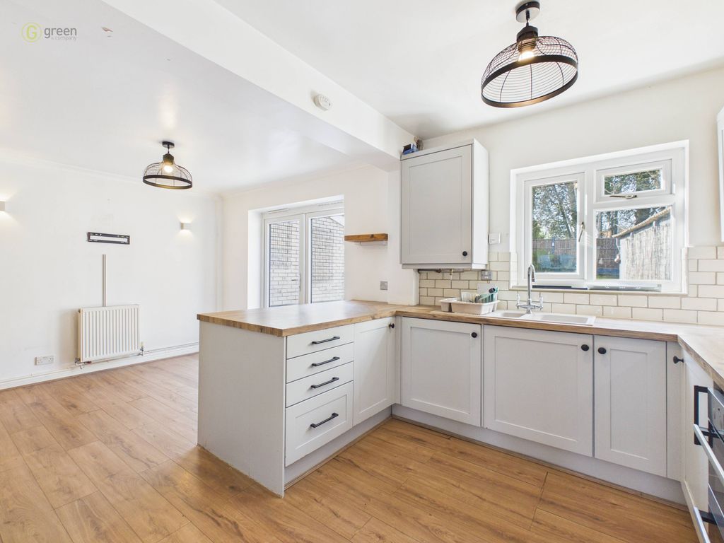 Property photo 3 of 14 0Bea6Ddf63Dd49Beaa8d7A732853E970100Cam03830G0Pr0295Still008