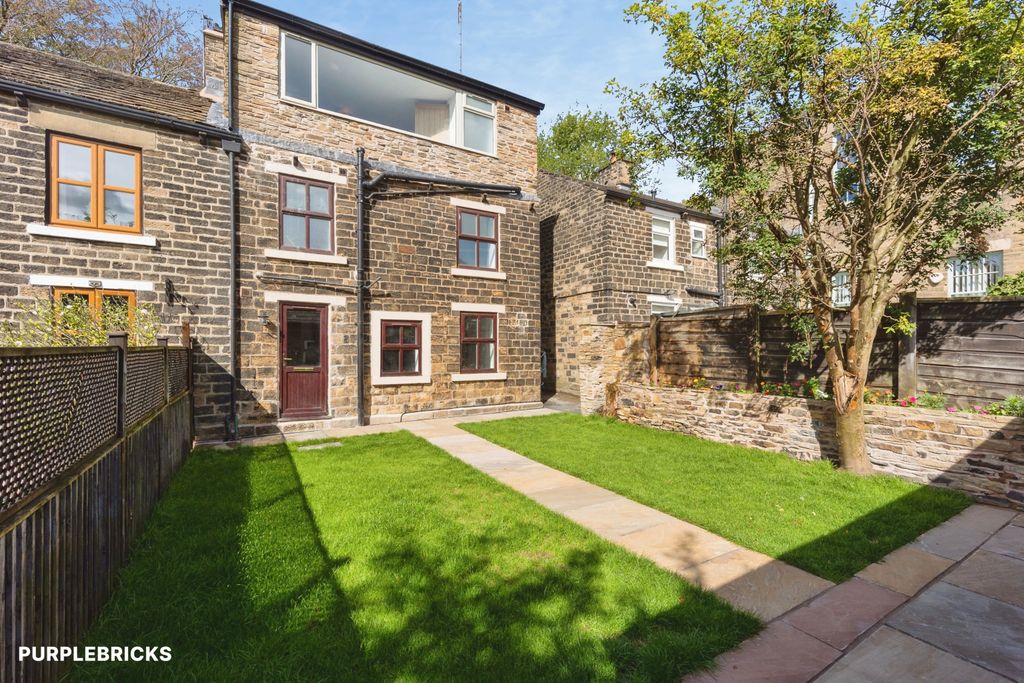 Property photo 3 of 42