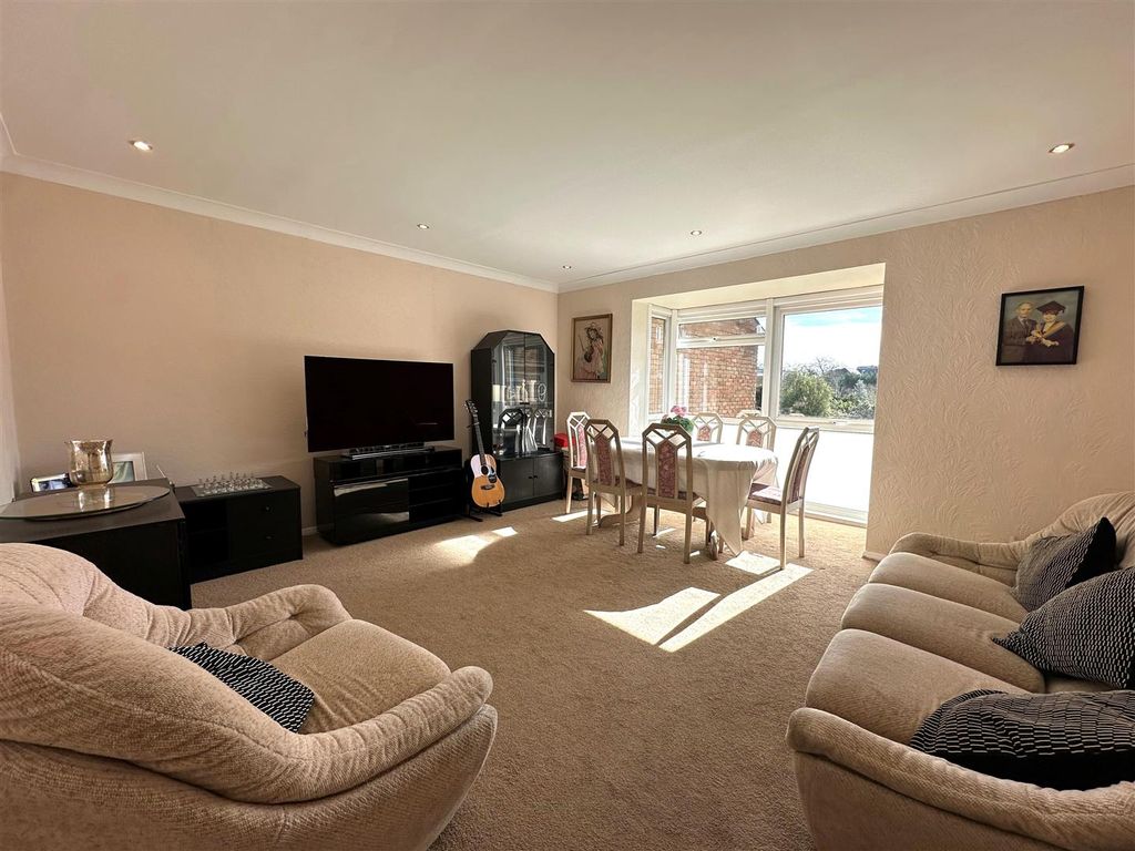 Property photo 2 of 14 Coopers Estate Agents