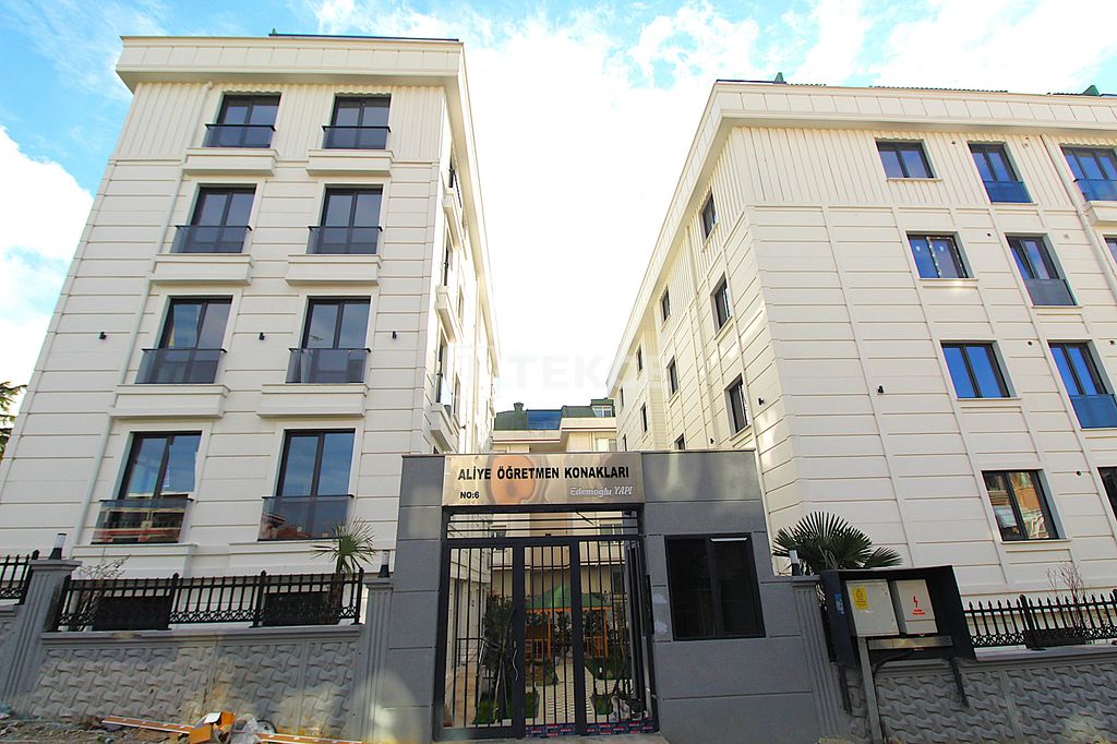 Property photo 2 of 33