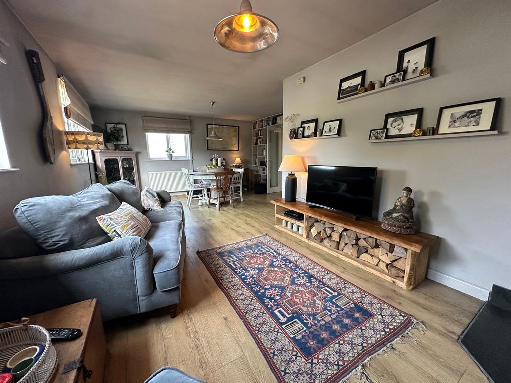 Property photo 3 of 20 Photograph