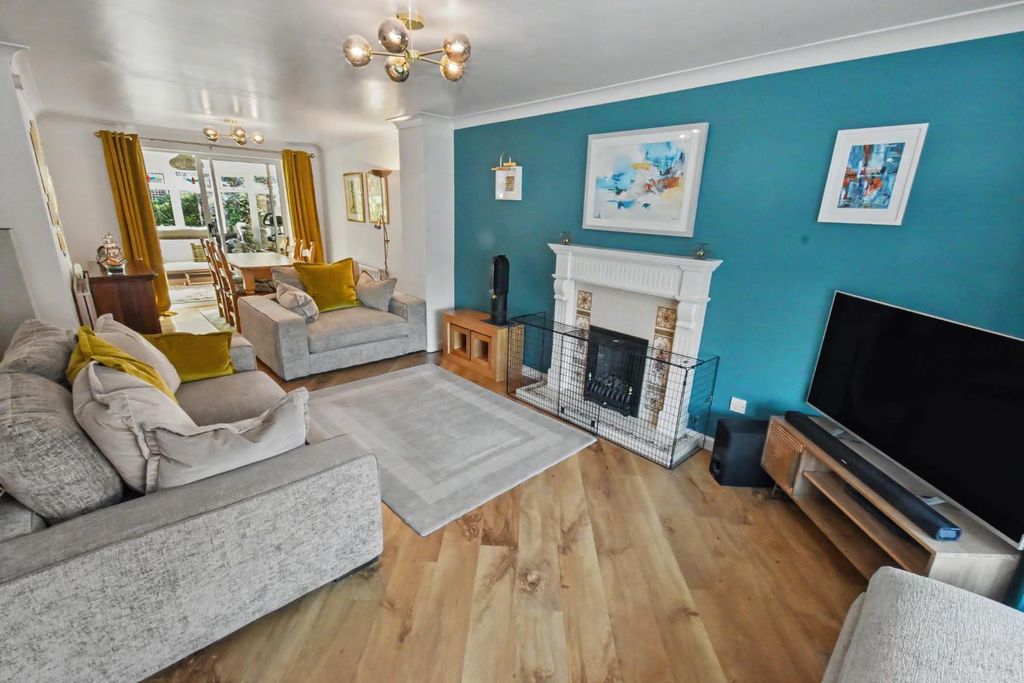 Property photo 2 of 19