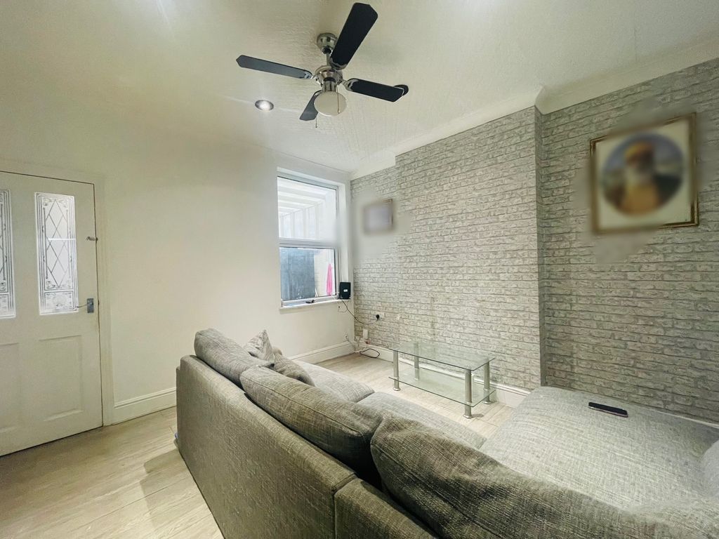 Property photo 2 of 11 Image