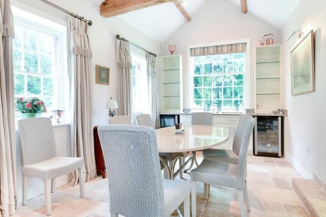 Property photo 3 of 11 Dining Room