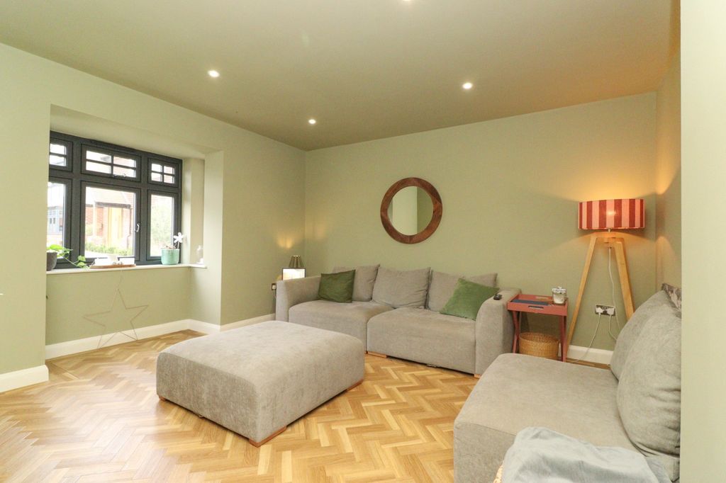 Property photo 3 of 21 Picture 3