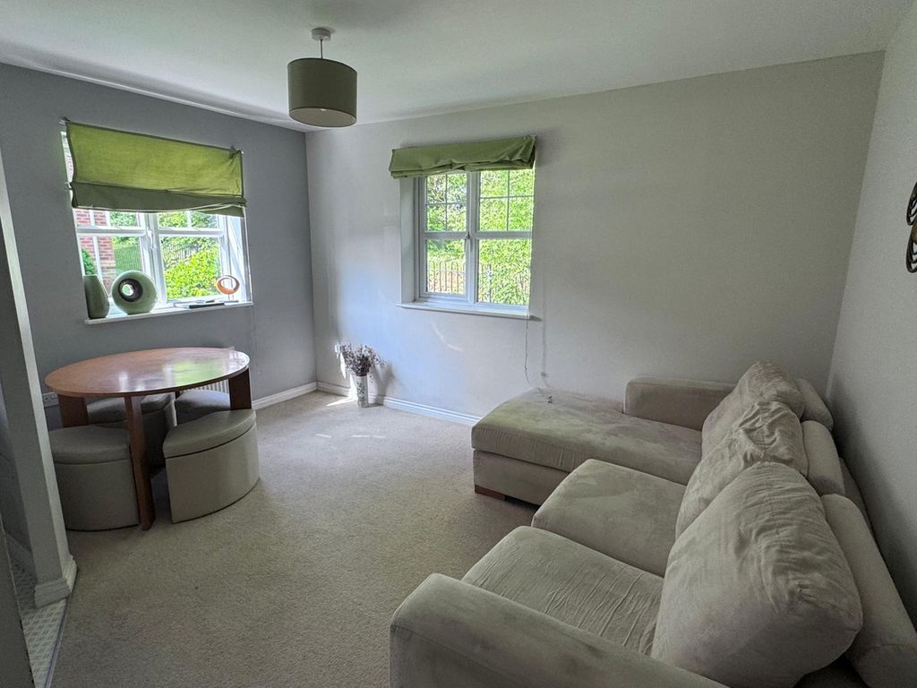 Property photo 1 of 2