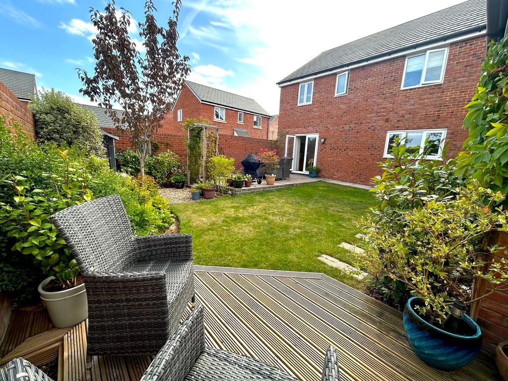 Property photo 3 of 17 Garden